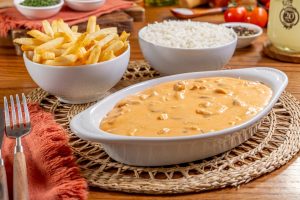 IND STROGONOFF DE FRANGO