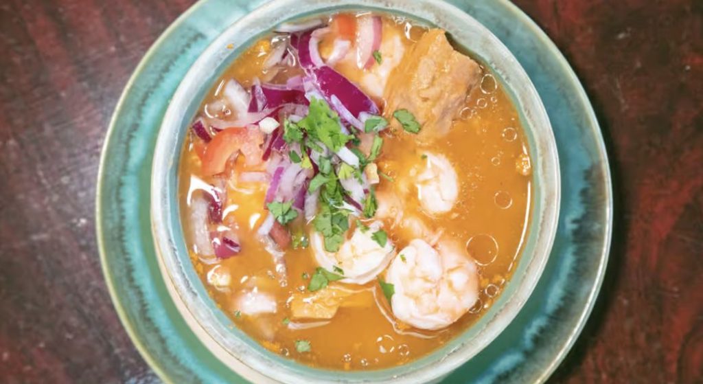 Encebollado con Camarón