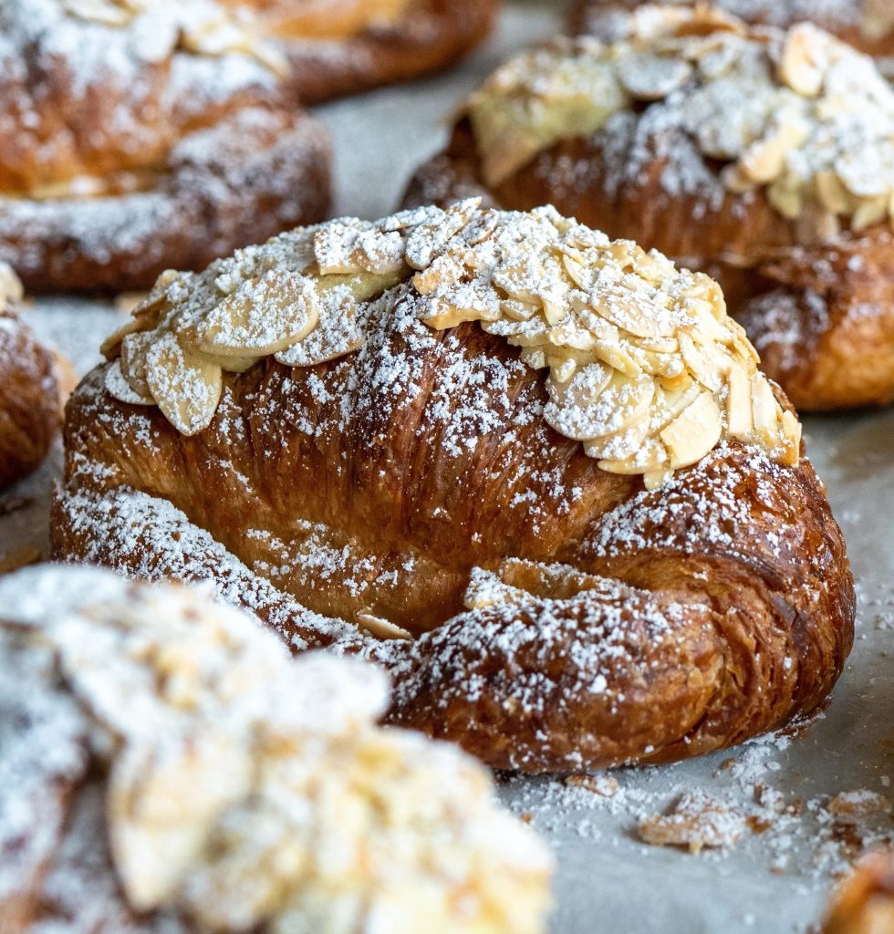 imgi_3_03_almond-croissant-c4bea03
